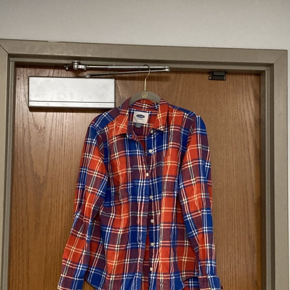Old Navy plaid button down shirt sz large